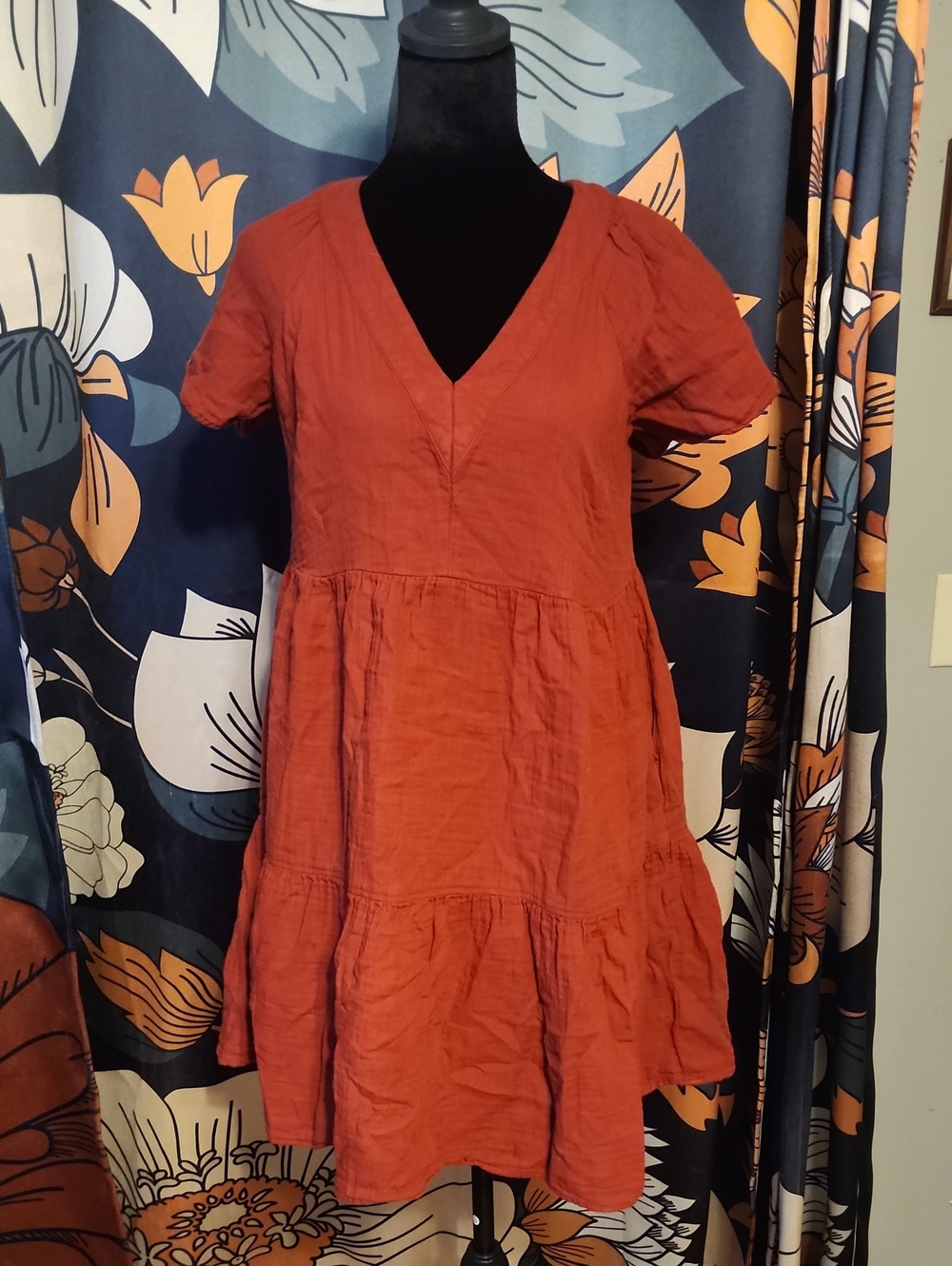 Old Navy Rust V‑Neck Short Sleeve Tiered Dress